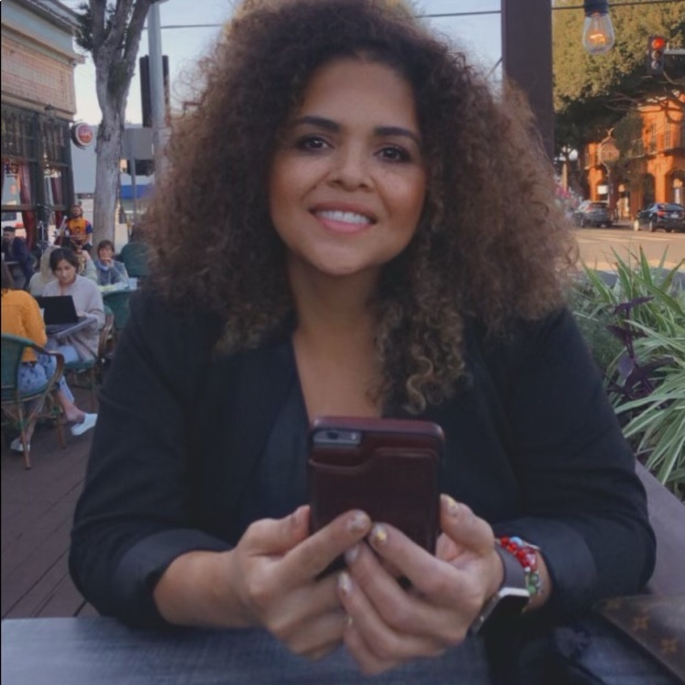 Meet your Posher, Alexandra